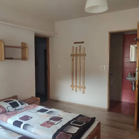 Pokoje I Apartamenty 