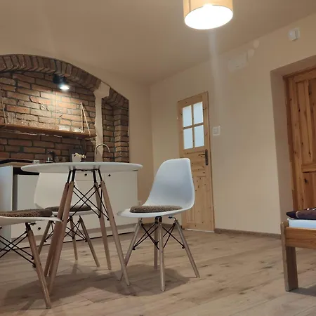 Pokoje I Apartamenty 