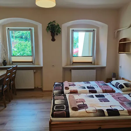 Pokoje I Apartamenty 